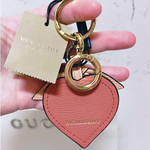 Authentic Burberry Young Love Leather Heart Bag Charm / Keychain - Picture 10 of 11